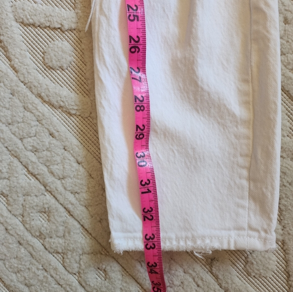 ABERCROMBIE AND FITCH MOM HIGH RISE JEAN - Picture 9 of 12